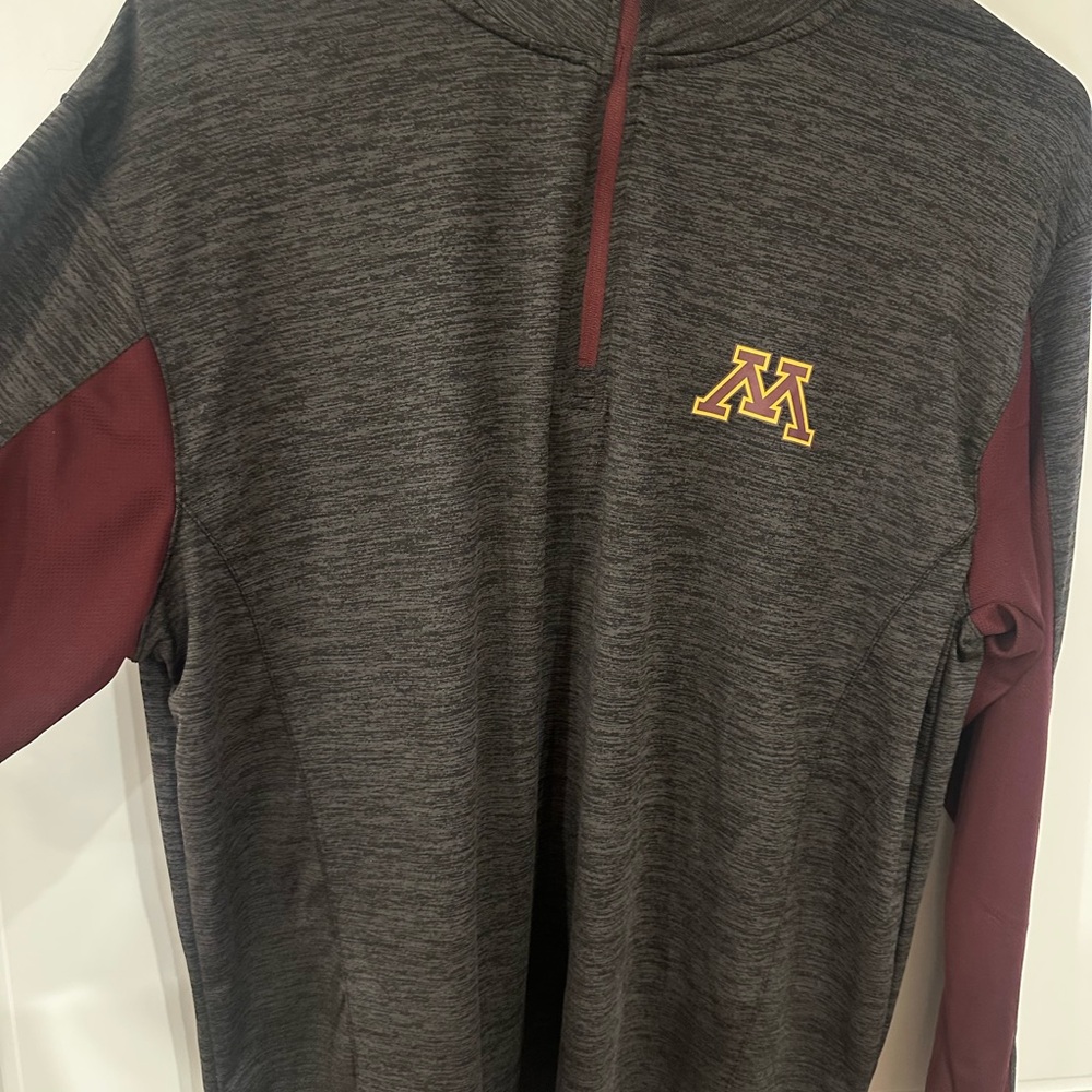 Univ  of Minnesota  Colosseum Charcoal and Burgundy Pullover1/4 zip. Large
